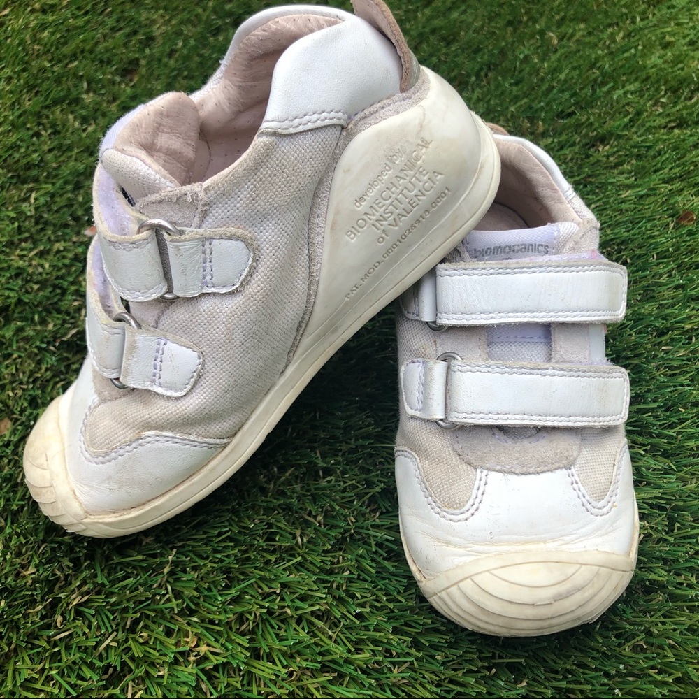 Biomecanics girl sneakers EU24 (US8)